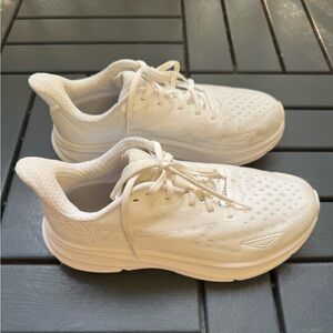 Hoka Clifton 9